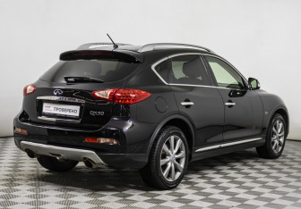 Подержанный автомобиль Infiniti QX50 2017 года (5 фото)