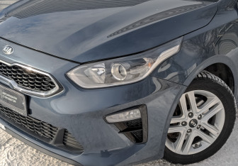 Подержанный автомобиль Kia Ceed Hatchback 2019 года (17 фото)