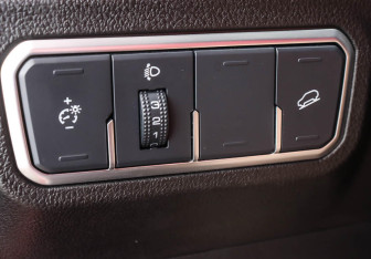 Подержанный автомобиль Haval F7 2022 года (16 фото)