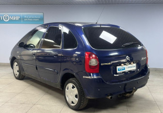 Подержанный автомобиль Citroen Xsara Picasso 2007 года (7 фото)