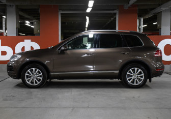 Подержанный автомобиль Volkswagen Touareg 2013 года (8 фото)