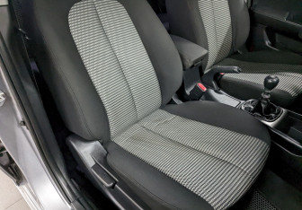 Подержанный автомобиль Hyundai Elantra Sedan 2010 года (20 фото)
