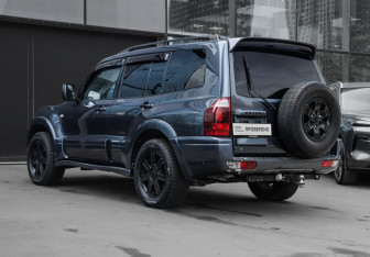 Подержанный автомобиль Mitsubishi Pajero 2005 года (6 фото)