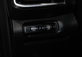 Подержанный автомобиль Geely Okavango 2024 года (15 фото)