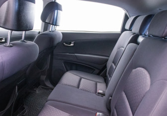 Подержанный автомобиль SsangYong Actyon 2011 года (11 фото)