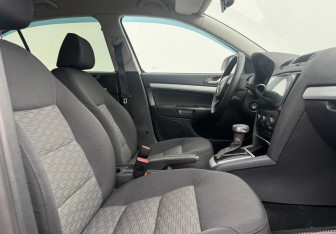 Подержанный автомобиль Skoda Octavia Liftback 2011 года (10 фото)