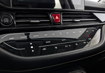 Подержанный автомобиль Москвич 3 2023 года (21 фото)