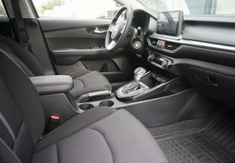 Подержанный автомобиль Kia Cerato Sedan 2019 года (11 фото)