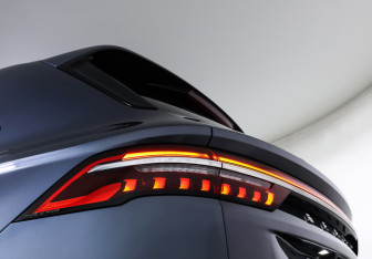 Подержанный автомобиль Geely Monjaro 2023 года (24 фото)