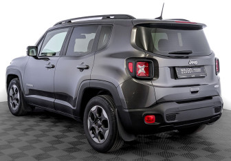 Подержанный автомобиль Jeep Renegade 2018 года (7 фото)