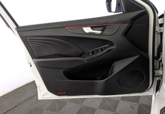 Подержанный автомобиль Kaiyi E5 2023 года (18 фото)