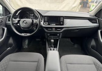 Подержанный автомобиль Skoda Rapid Liftback 2021 года (9 фото)