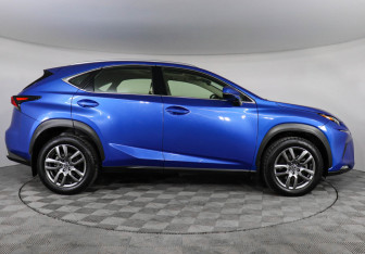 Подержанный автомобиль Lexus NX 2017 года (4 фото)