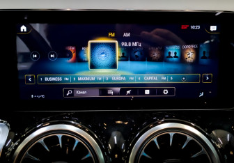 Подержанный автомобиль Mercedes-Benz GLB 2021 года (15 фото)