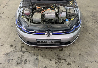 Подержанный автомобиль Volkswagen Golf Hatchback 2018 года (9 фото)