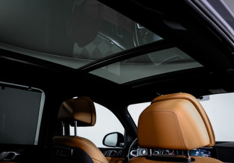 Подержанный автомобиль BMW X5 2018 года (16 фото)