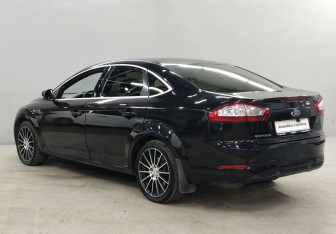 Подержанный автомобиль Ford Mondeo Sedan 2011 года (7 фото)
