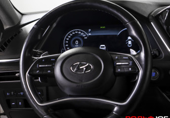 Подержанный автомобиль Hyundai Sonata 2020 года (15 фото)