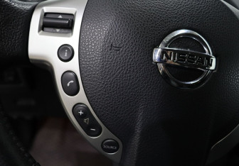 Подержанный автомобиль Nissan Qashqai 2011 года (14 фото)