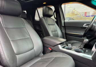 Подержанный автомобиль Ford Explorer 2013 года (10 фото)