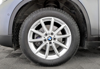 Подержанный автомобиль BMW X1 2021 года (18 фото)