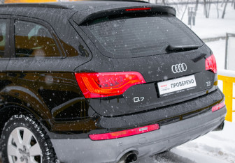 Подержанный автомобиль Audi Q7 2013 года (19 фото)