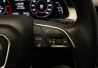 Подержанный автомобиль Audi Q7 2016 года (11 фото)