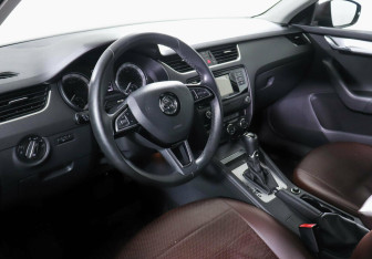 Подержанный автомобиль Skoda Octavia Liftback 2016 года (7 фото)