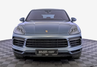 Подержанный автомобиль Porsche Cayenne 2019 года (2 фото)