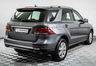 Подержанный автомобиль Mercedes-Benz GLE 2016 года (5 фото)