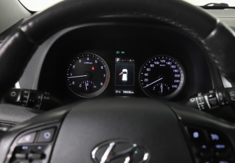 Подержанный автомобиль Hyundai Tucson 2017 года (11 фото)