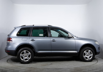 Подержанный автомобиль Volkswagen Touareg 2008 года (4 фото)