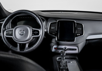 Подержанный автомобиль Volvo XC90 2018 года (12 фото)