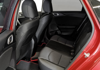 Подержанный автомобиль Kia Ceed Hatchback 2022 года (12 фото)