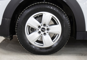 Подержанный автомобиль MINI Countryman 2019 года (23 фото)