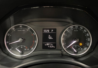 Подержанный автомобиль Skoda Octavia Liftback 2008 года (12 фото)