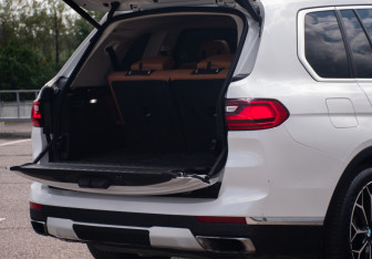 Подержанный автомобиль BMW X7 2019 года (18 фото)