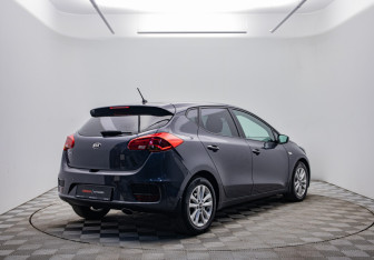 Подержанный автомобиль Kia Ceed Hatchback 2016 года (5 фото)