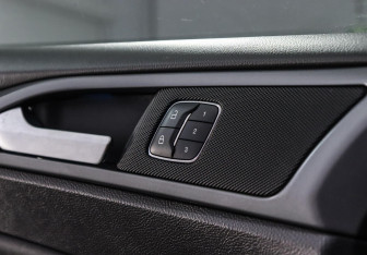 Подержанный автомобиль Ford Mondeo Sedan 2015 года (13 фото)