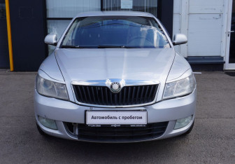 Подержанный автомобиль Skoda Octavia Liftback 2010 года (2 фото)
