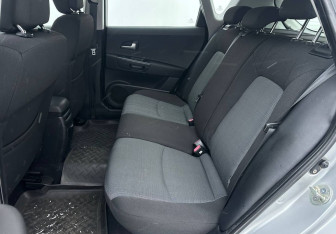 Подержанный автомобиль Kia Ceed Hatchback 2010 года (10 фото)