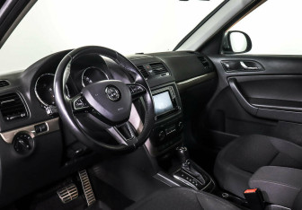 Подержанный автомобиль Skoda Yeti 2015 года (10 фото)