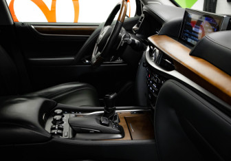 Подержанный автомобиль Lexus LX 2016 года (32 фото)