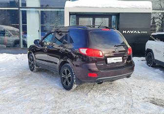 Подержанный автомобиль Hyundai Santa Fe 2008 года (7 фото)