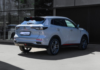 Подержанный автомобиль Changan UNI-S 2024 года (4 фото)