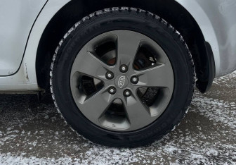 Подержанный автомобиль Kia Ceed Hatchback 2010 года (16 фото)