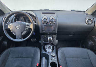 Подержанный автомобиль Nissan Qashqai+2 2013 года (12 фото)