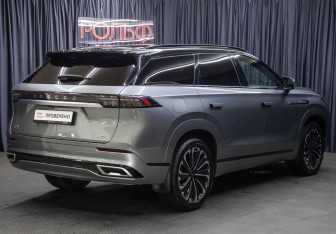 Подержанный автомобиль Jaecoo J8 2024 года (5 фото)