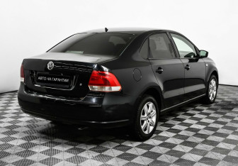 Подержанный автомобиль Volkswagen Polo Sedan 2012 года (3 фото)