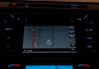 Подержанный автомобиль Toyota RAV4 2015 года (10 фото)